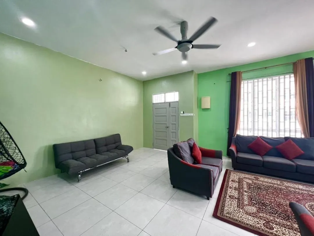 Holiday home Camelia Hijau Homestay 3 Bilik Parking Luas Berhadapan Hospital Sultanah Bahiyah Alor Setar
