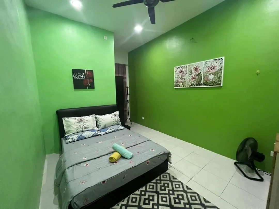 Camelia Hijau Homestay 3 Bilik Parking Luas Berhadapan Hospital Sultanah Bahiyah Alor Setar