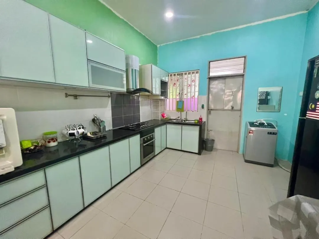 Holiday home Camelia Hijau Homestay 3 Bilik Parking Luas Berhadapan Hospital Sultanah Bahiyah Alor Setar